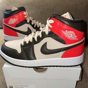 Air Jordan 1 Mid Orewood Brown Newsprint